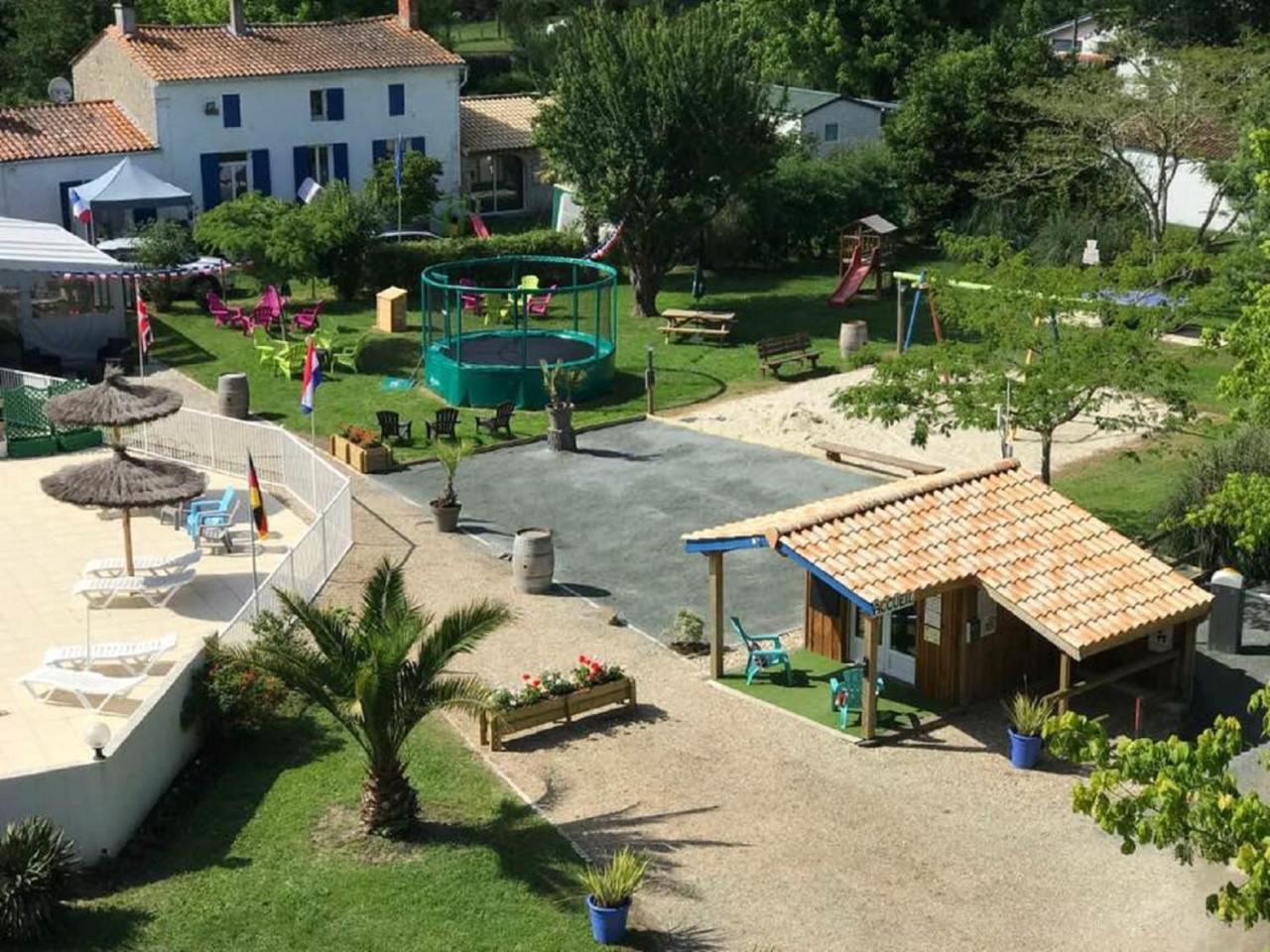 Camping La Chesnays Hotel Vendays-Montalivet Exterior photo